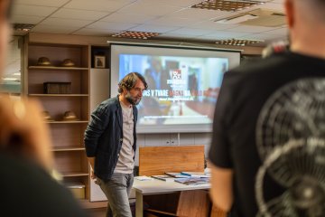 Postavili sme nemocnicu v Kambodži. Charitatívny projekt BUBO predstavuje riaditeľ neziskovej organizácie Magna, Martin Bandžák.